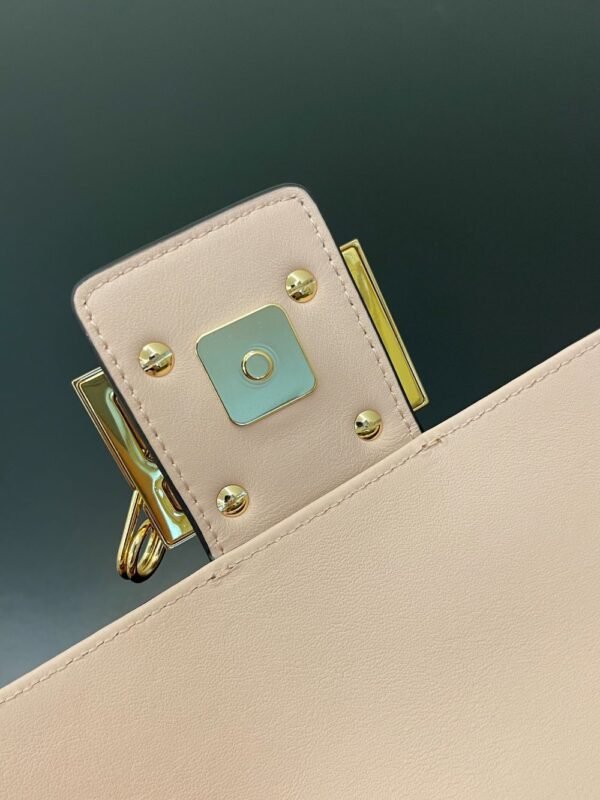 Fendi Bag Baguette 56871B90 Pink