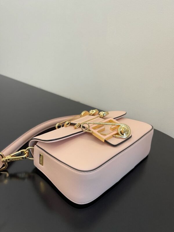 Fendi Bag Baguette 56871B90 Pink