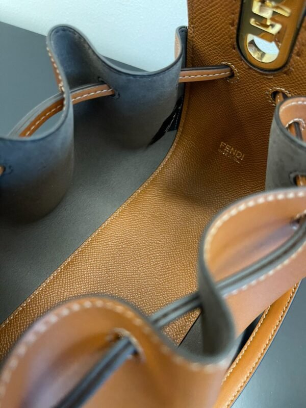 Fendi Bag POMODORINO 56850B80 21.5x14x17cm