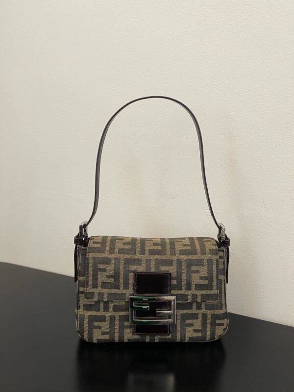 Fendi Bag Vintage 20x15x9cm