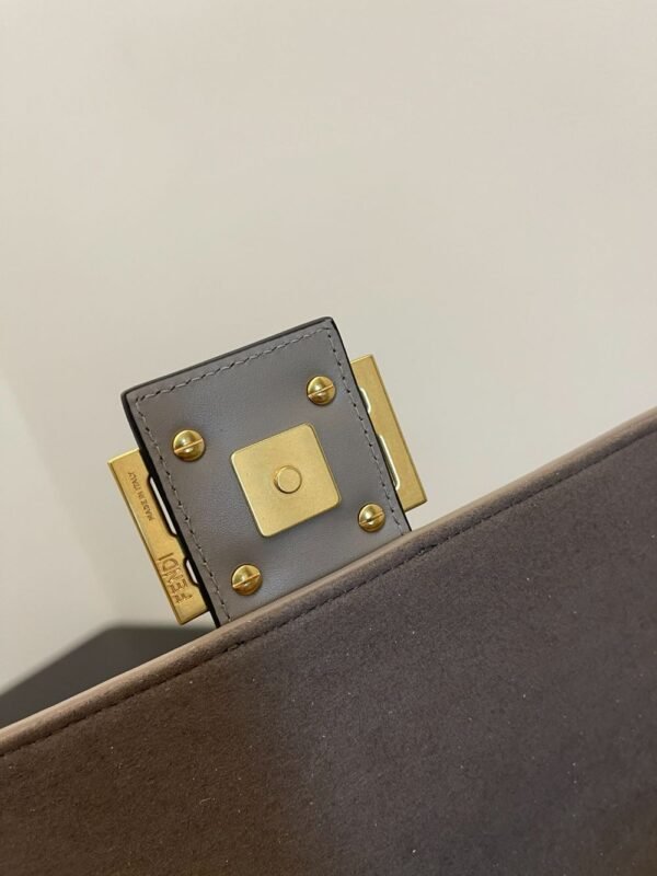 Fendi Bag Conic Baquette 26x13x6cm