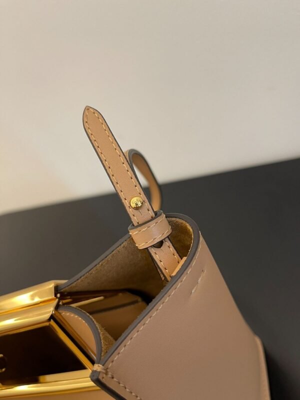 Fendi Bag Way 56846B80 Milk Tea