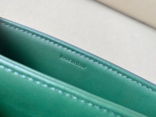 Celine Bag Triomphe Teen  666S 18.5cm Green