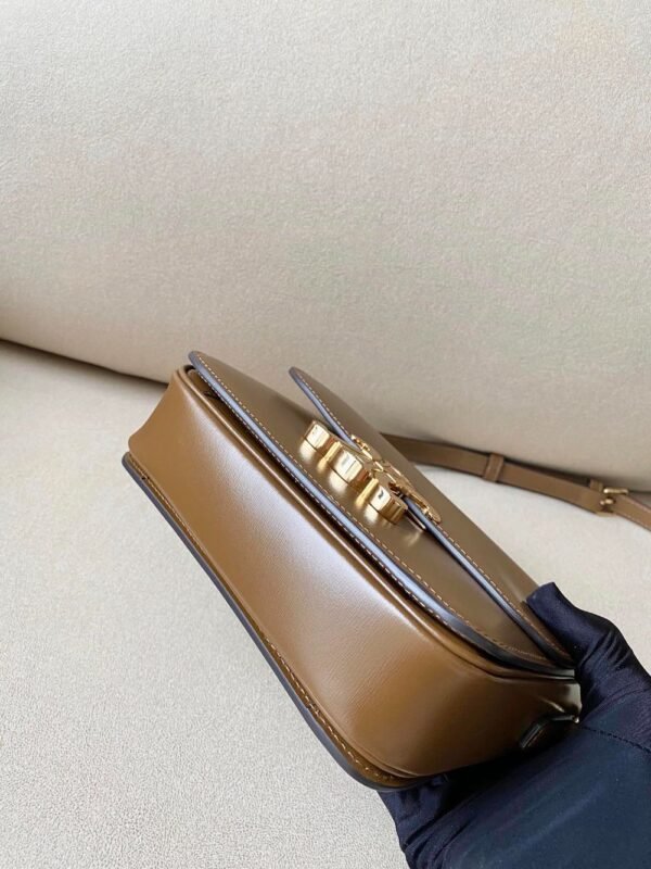 Celine Bag Triomphe Teen  666S 18.5cm Khaki