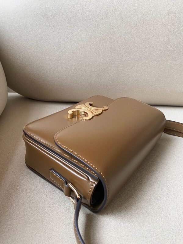 Celine Bag Triomphe Teen  666S 18.5cm Khaki