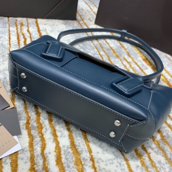 Bottega Veneta  Arco 33 Plain Weave 575943 Blue Lychee Pattern