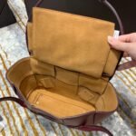 Bottega Veneta Arco 33 Plain Weave 575943 Bordeaux Lychee Pattern