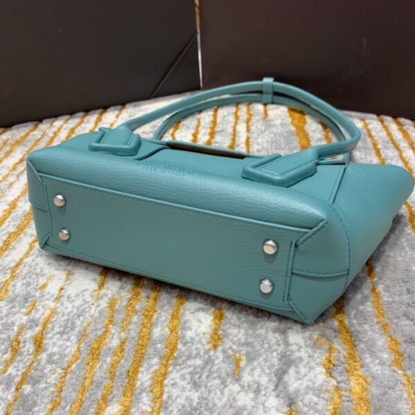 Bottega Veneta  Arco 33 Plain Weave 575943 Blue Lychee Pattern