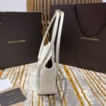 Bottega Veneta Arco 33 Plain Weave 575943 White Lychee Pattern