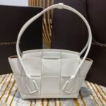 Bottega Veneta Arco 33 Plain Weave 575943 White Lychee Pattern