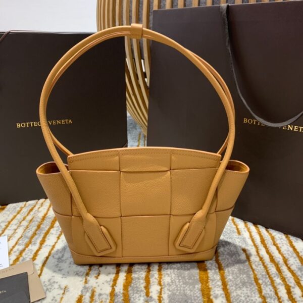 Bottega Veneta  Arco 33 Plain Weave 575943 Yellow Lychee Pattern