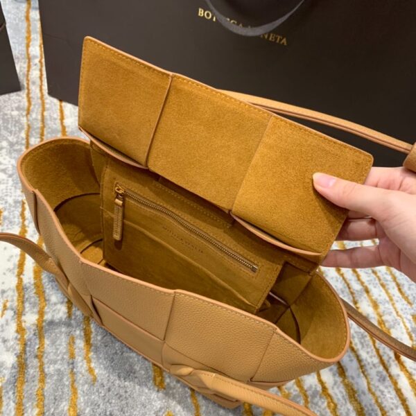 Bottega Veneta  Arco 33 Plain Weave 575943 Yellow Lychee Pattern