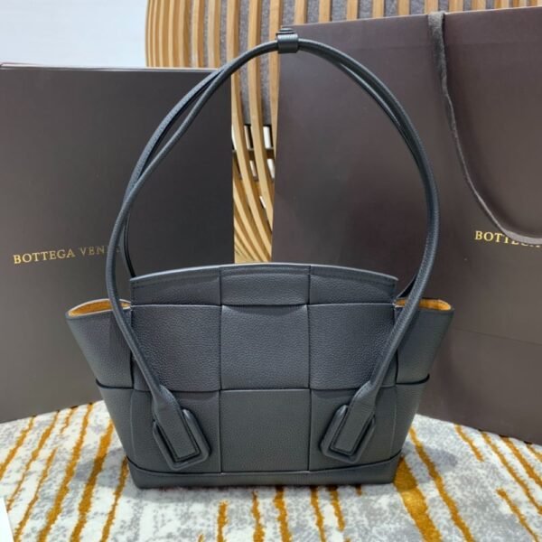 Bottega Veneta Arco 33 Plain Weave 575943 Grey Lychee Pattern