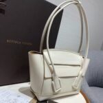Bottega Veneta Arco 33 Plain Weave 580725 White