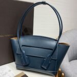 Bottega Veneta Arco 33 Plain Weave 580725 Blue