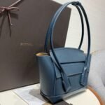 Bottega Veneta Arco 33 Plain Weave 580725 Blue