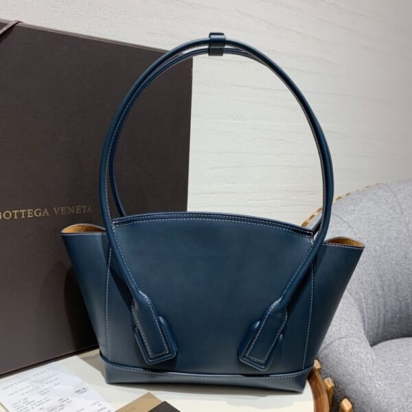 Bottega Veneta Arco 33 Plain Weave 580725 Blue