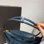 Bottega Veneta Arco 33 Plain Weave 580725 Blue