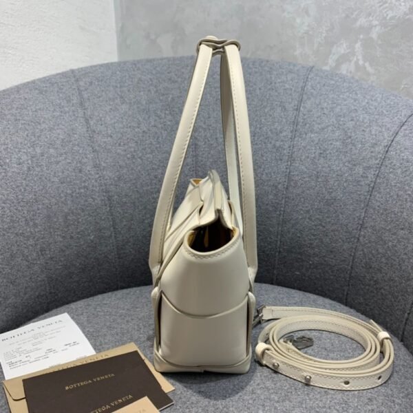 Bottega Veneta  Arco 29 Plain Weave 575941 White