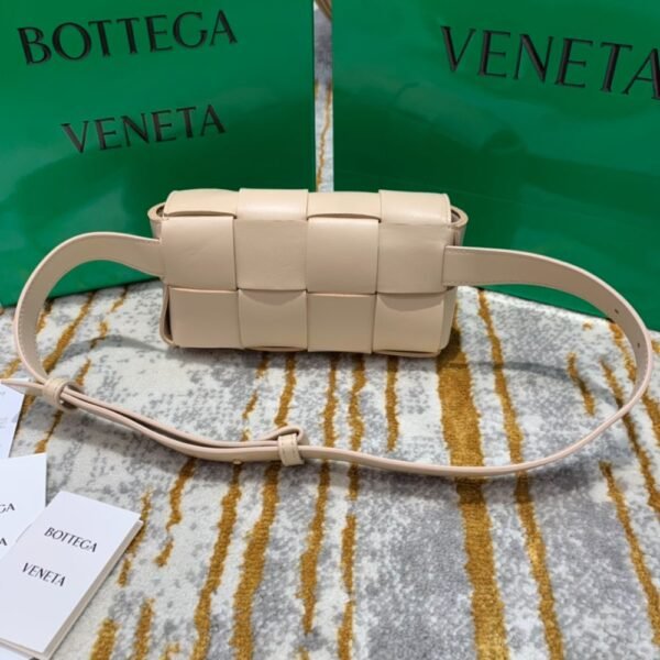 Bottega Veneta The Belt Cassette 639367 Milk Tea