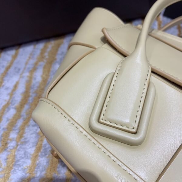 Bottega Veneta  Arco 29 Plain Weave  600606 Yellow