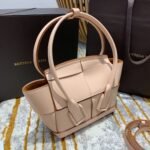 Bottega Veneta  Arco 29 Plain Weave  600606 Apricot