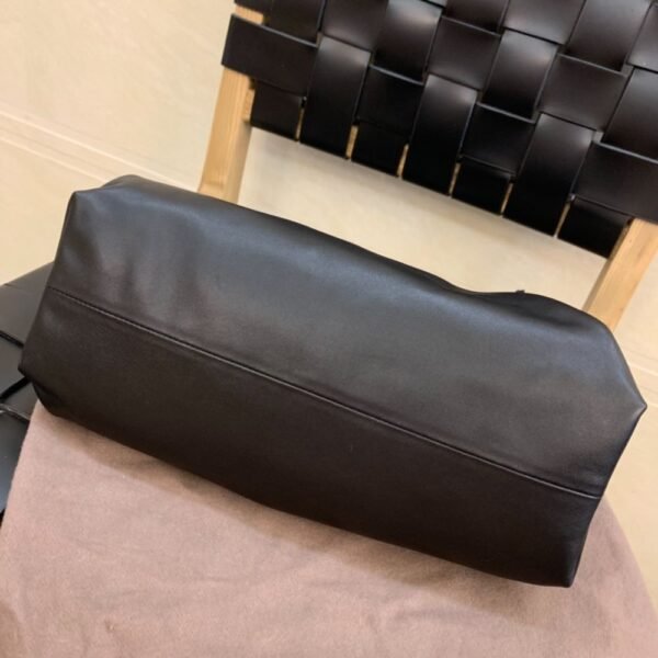 Bottega Veneta The Chain Pouch Black Silver 620230