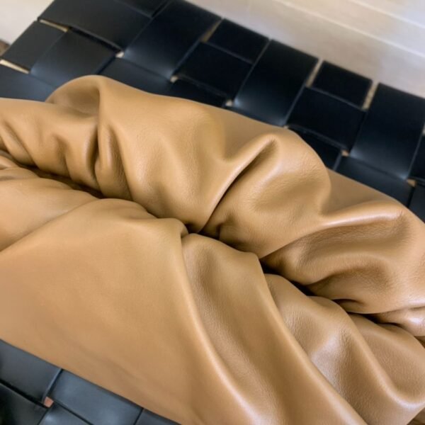 Bottega Veneta The Chain Pouch Khaiki 620230