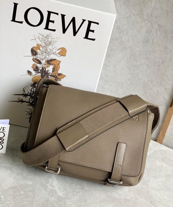 Loewe Bag Military Messenger 24.5×18×10.5cm Brown
