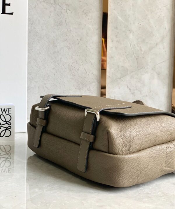 Loewe Bag Military Messenger 24.5×18×10.5cm Brown
