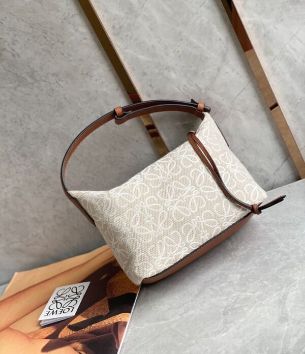 Loewe Bag Cubi White