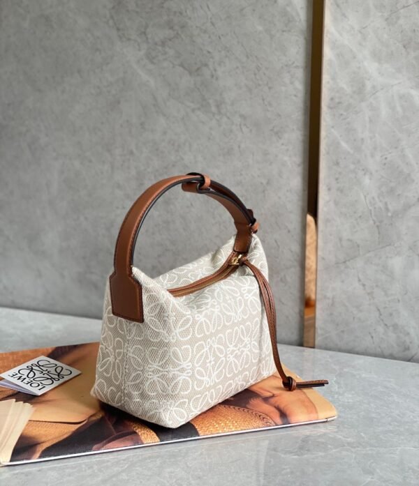Loewe Bag Cubi White