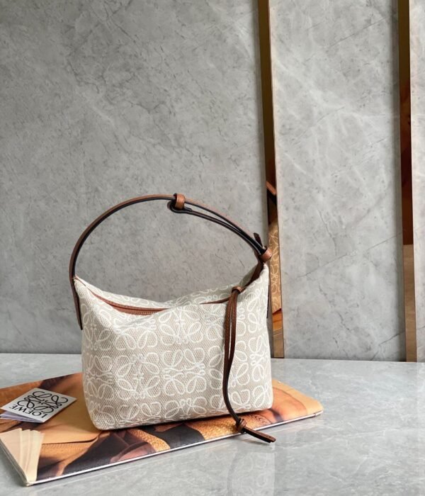 Loewe Bag Cubi White