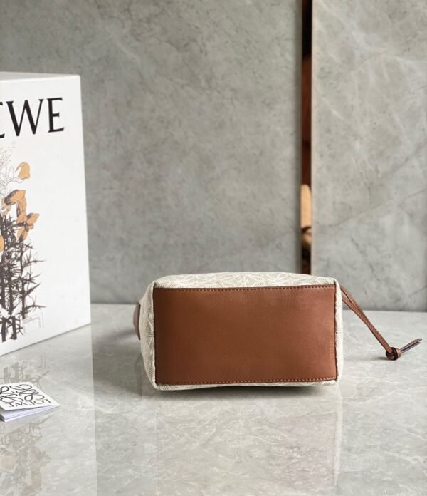 Loewe Bag Cubi White