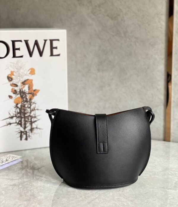 Loewe Bag Elephant Bag  19*10*16cm Black