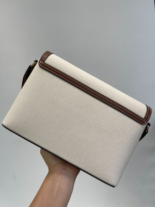Burberry Bag Shoulder Bag 638938380