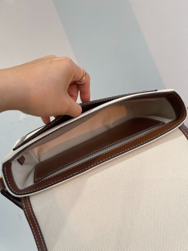 Burberry Bag Shoulder Bag 638938380