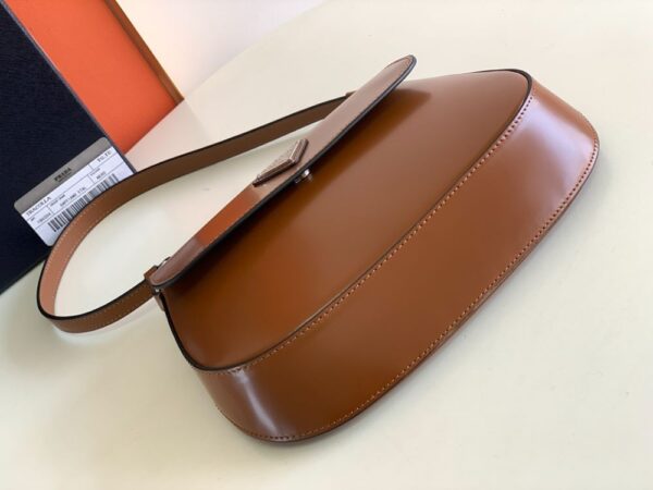 Burberry Bag Cleo 1BD311  Brown