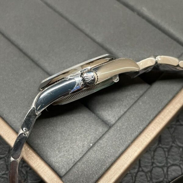 ROLEX OYSTER PERPETUAL 126000