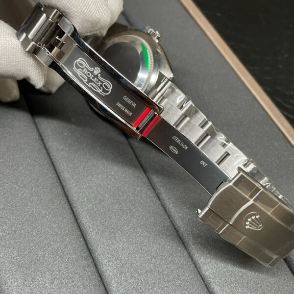 ROLEX OYSTER PERPETUAL 126000