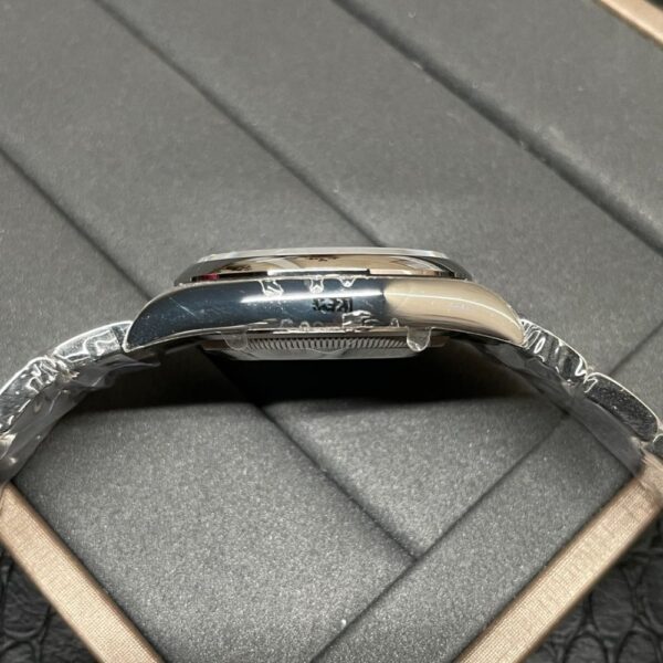 ROLEX OYSTER PERPETUAL 126000