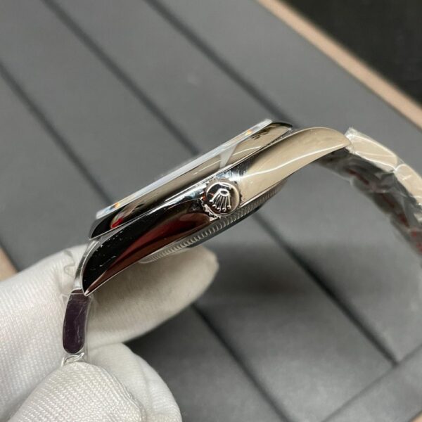ROLEX YACHT OYSTER PERPETUAL 124300