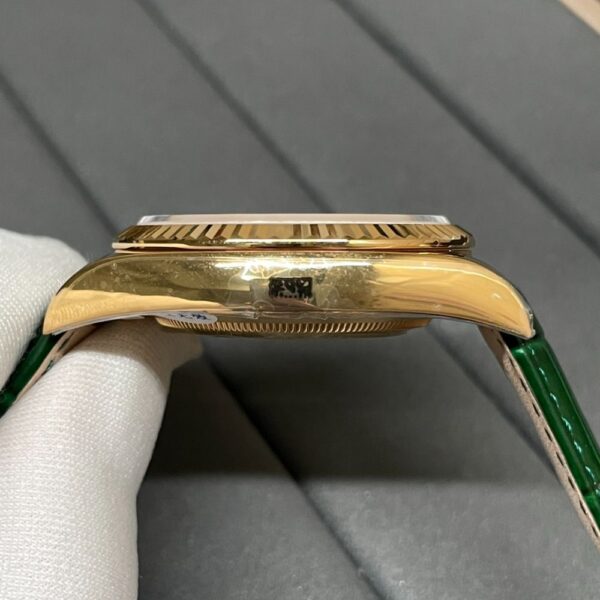 ROLEX AY-DATE 228238