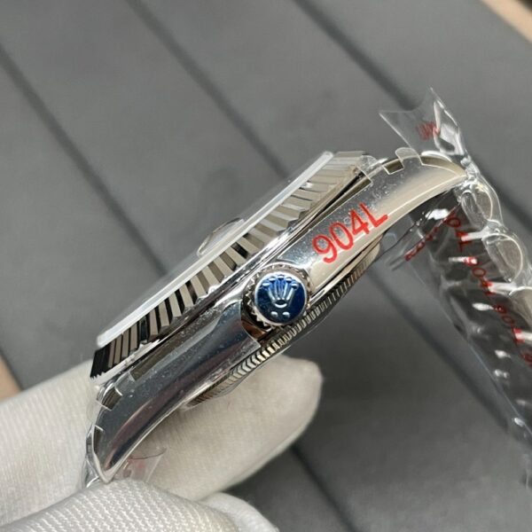 ROLEX DAY-DATE 228239