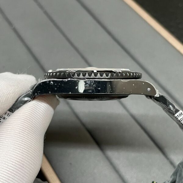ROLEX SUBMARINER 126610LN