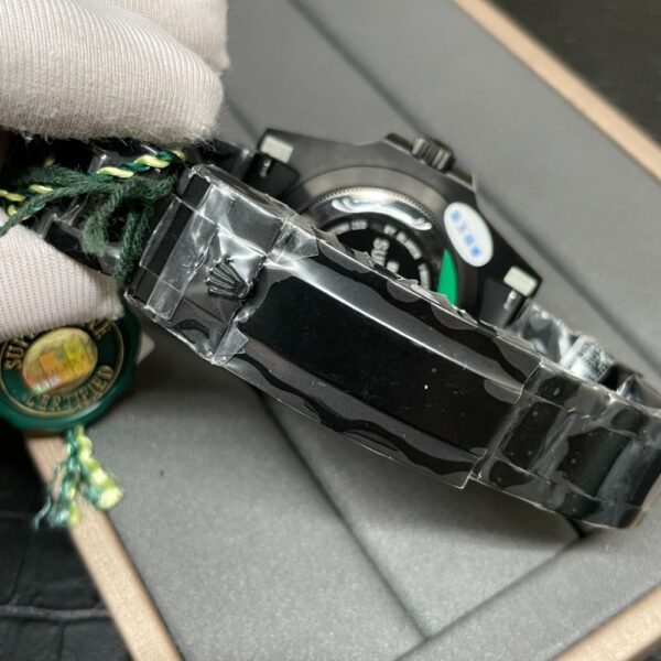 ROLEX SUBMARINER 126610LN