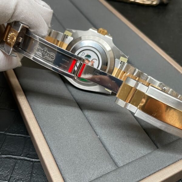 ROLEX SUBMARINER 126613LB
