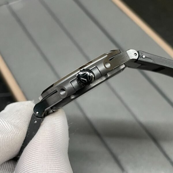 PATEK PHILIPPE Tiffany 5711