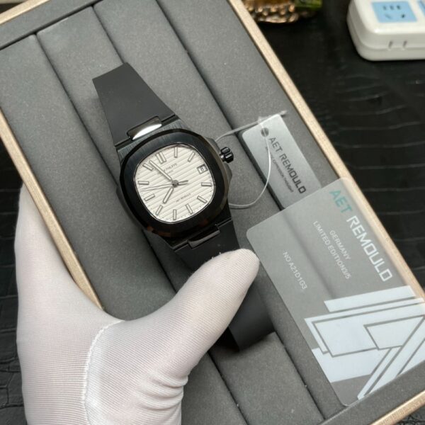 PATEK PHILIPPE Tiffany 5711