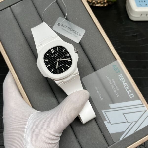 PATEK PHILIPPE Tiffany 5711